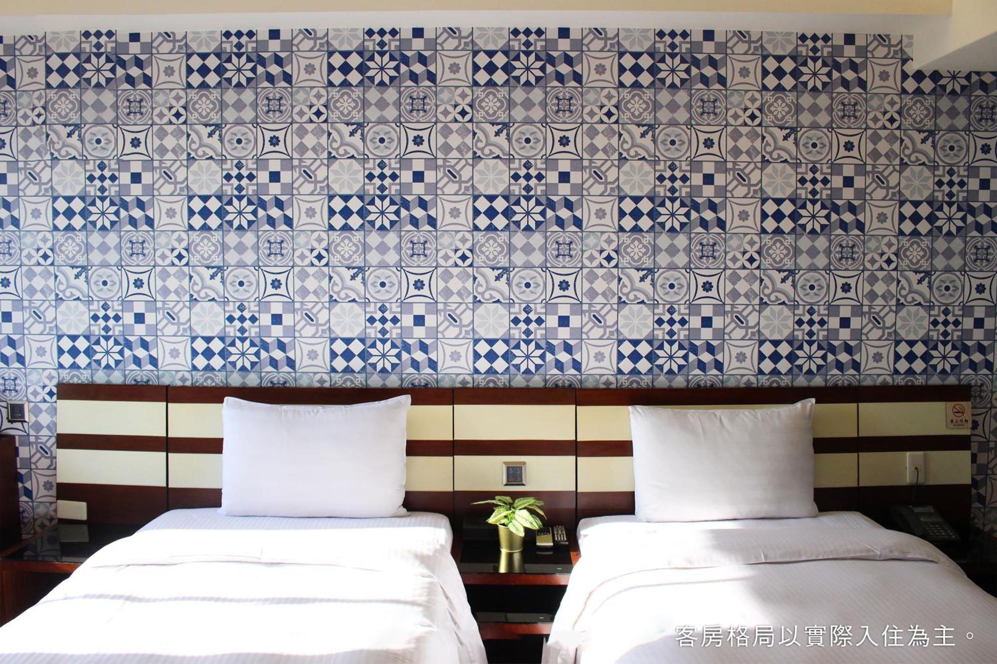 Talmud Hotel Gongyuan Taichung Exterior photo