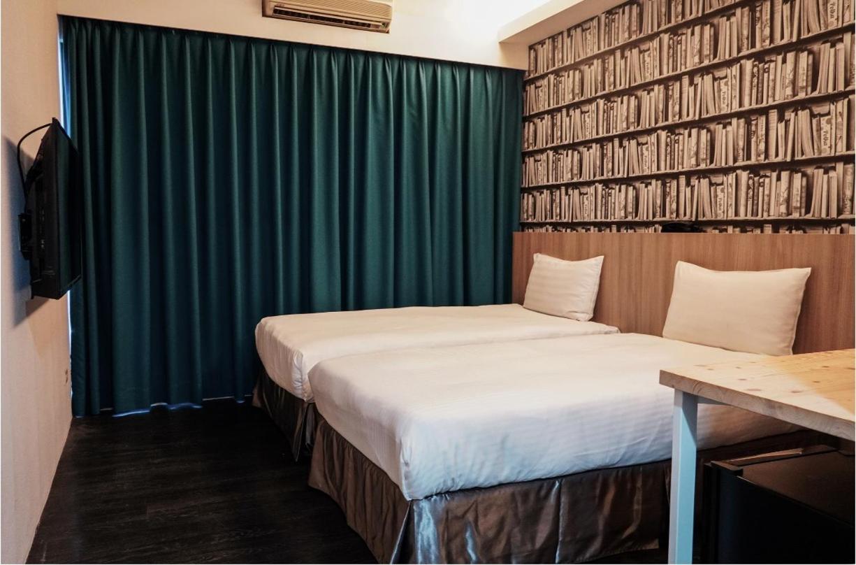 Talmud Hotel Gongyuan Taichung Room photo