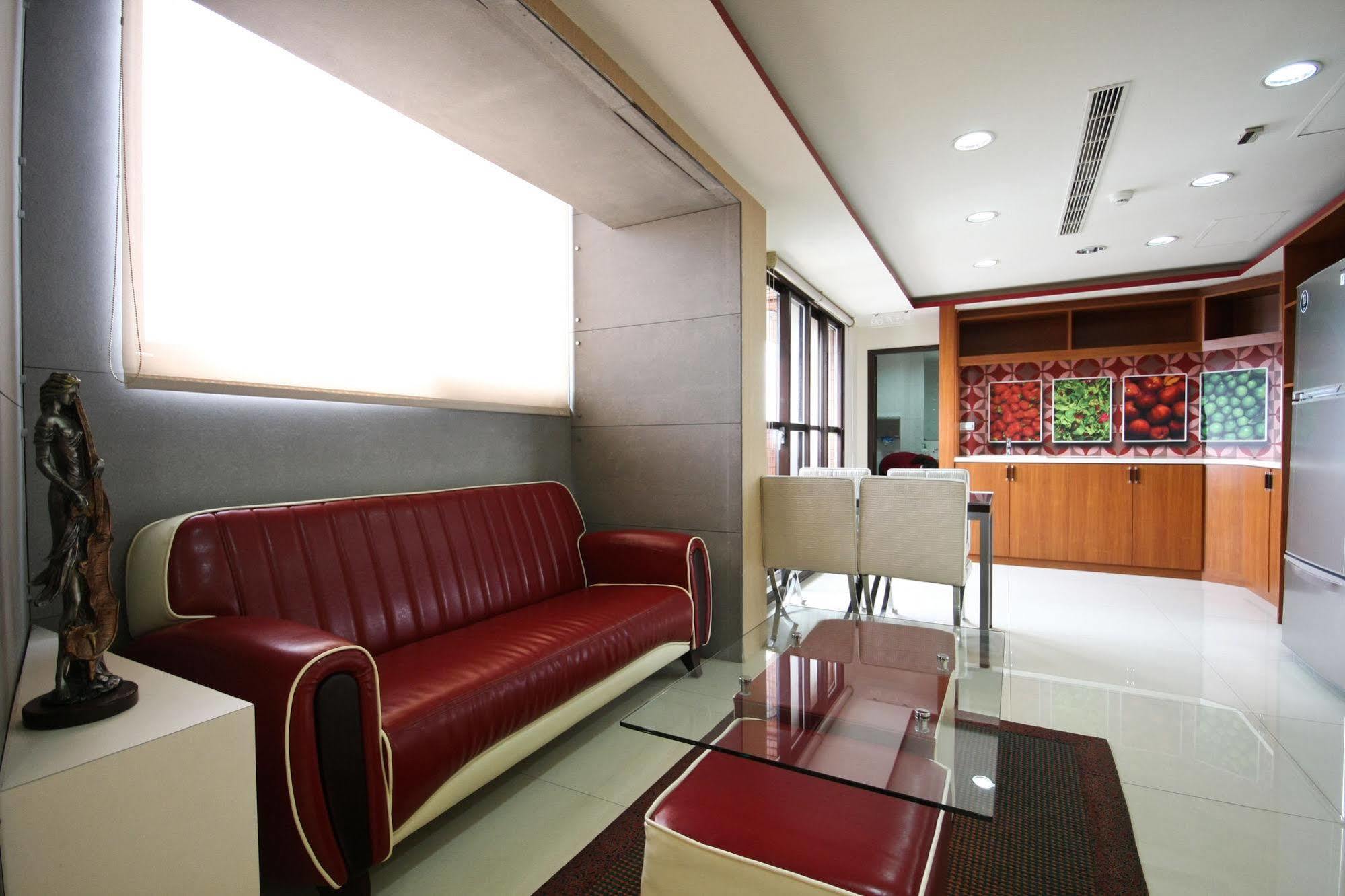 Talmud Hotel Gongyuan Taichung Exterior photo